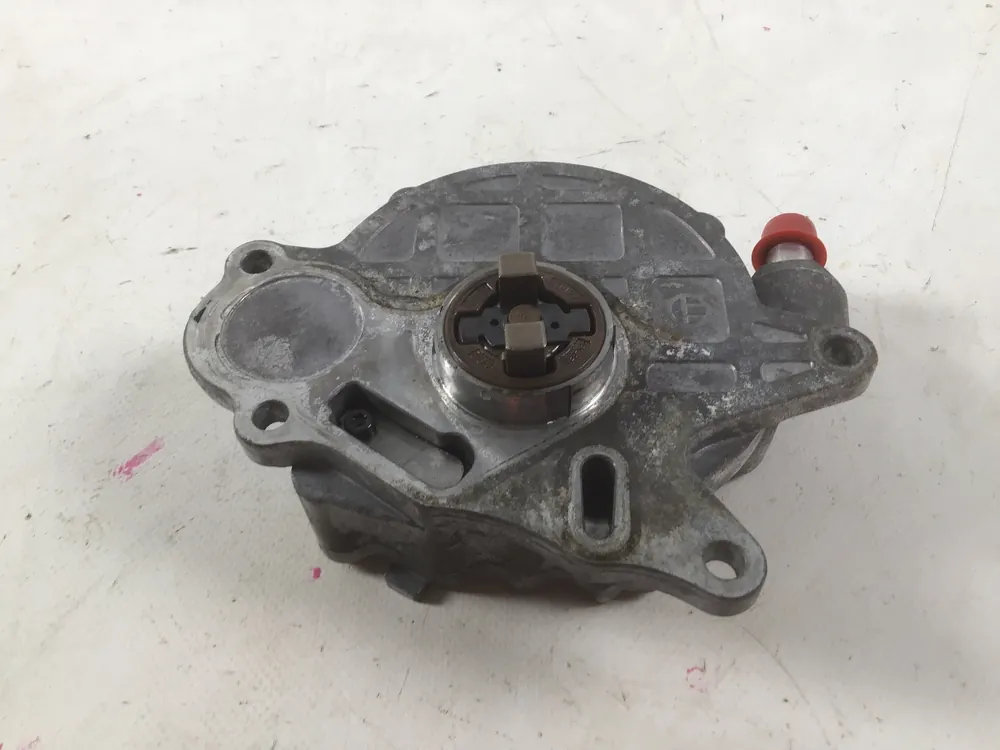 03L145100F Unterdruckpumpe VW Passat B7 (362) 2.0 TDI 125 kW 170 PS (08.2010-1 Rabatt